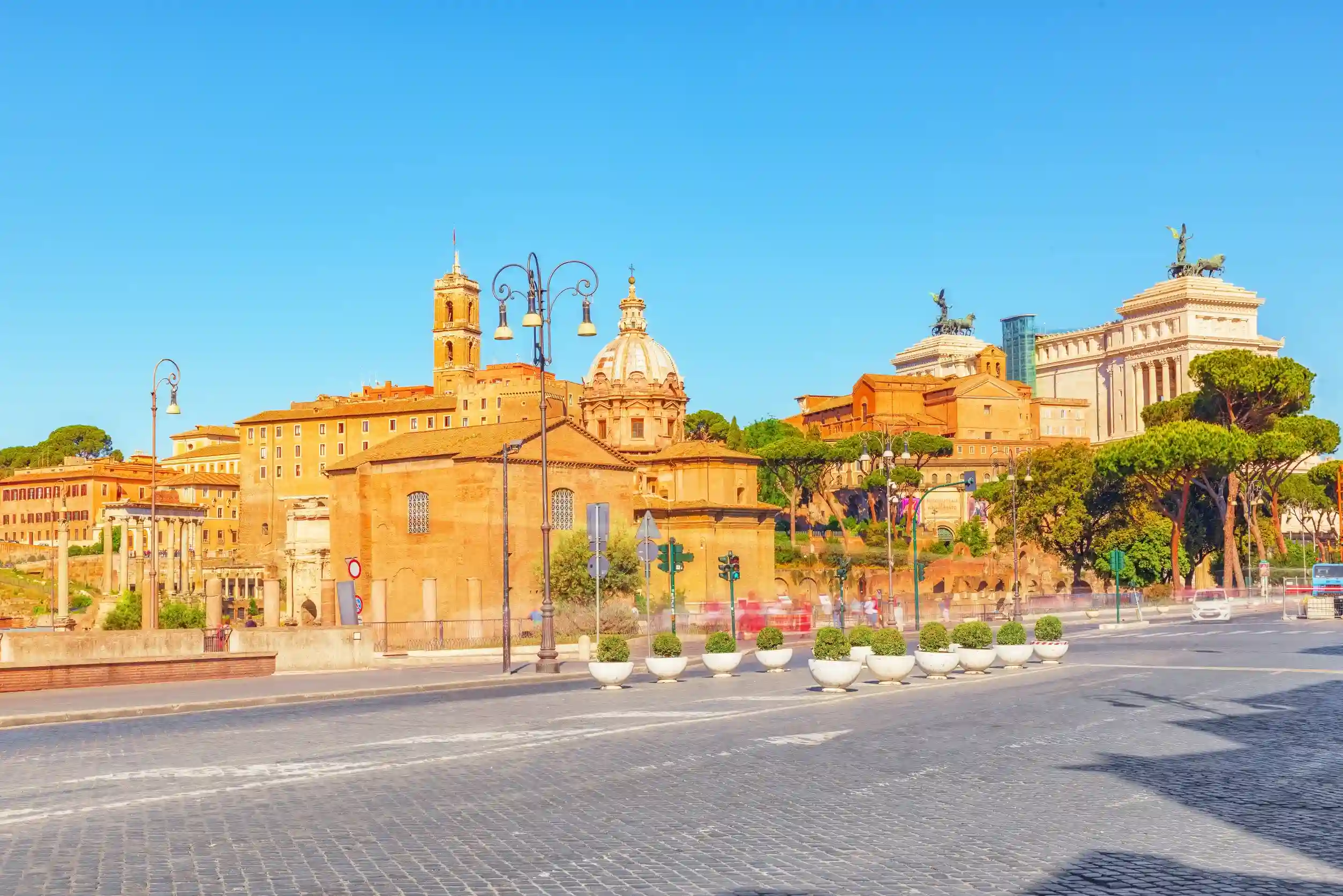 archaeological and historical objects in rome united by the name roman