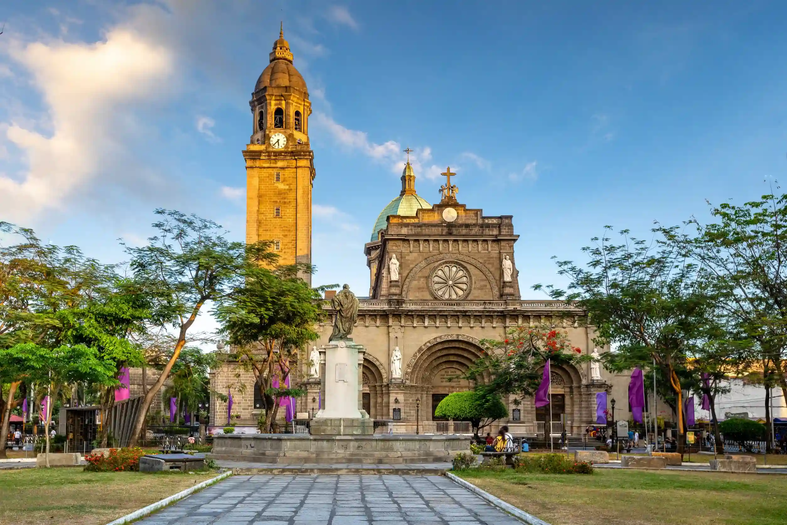 facade of manila cathedral manila philippines