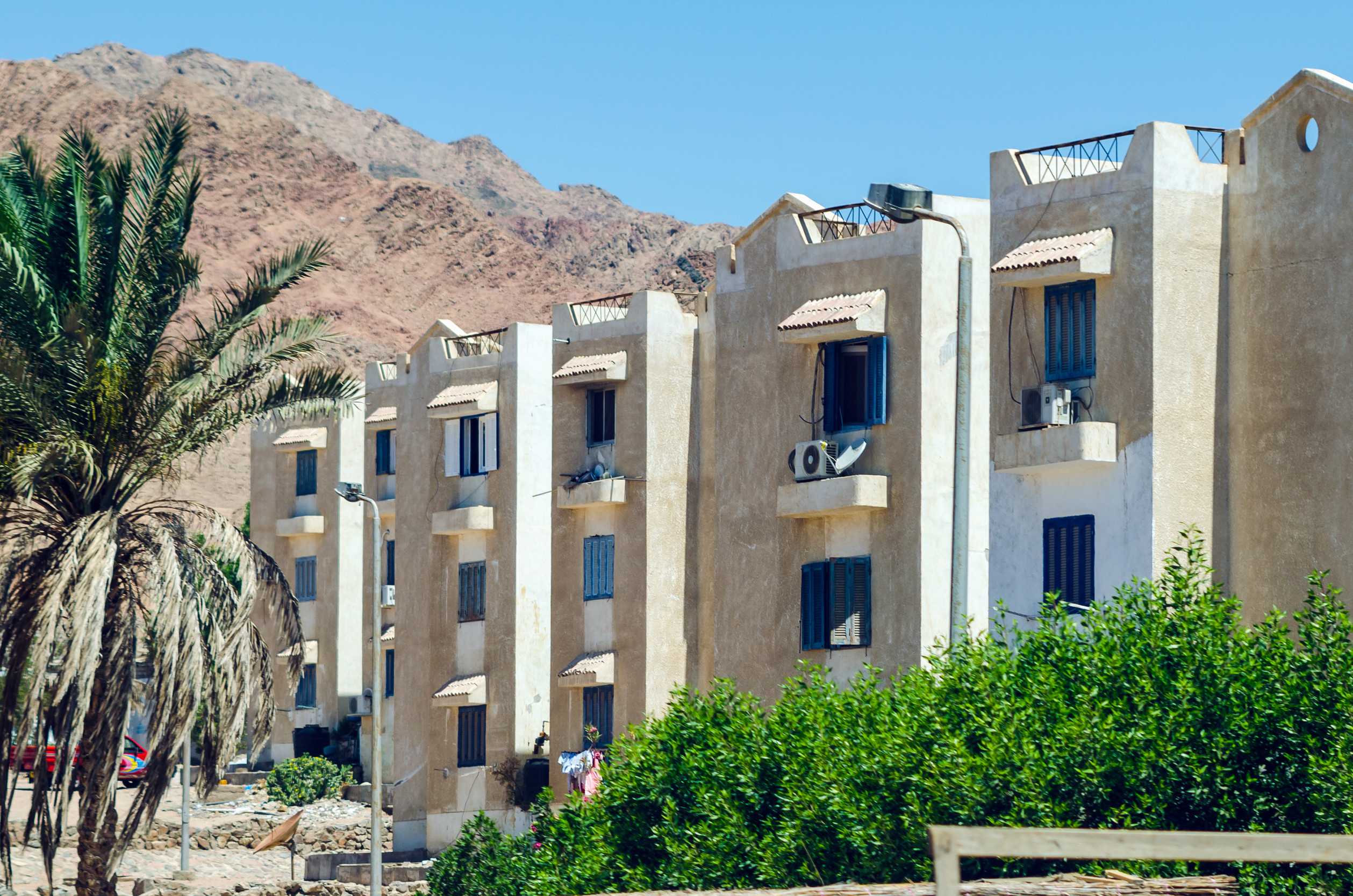 Espacios habitables en las calles de Dahab