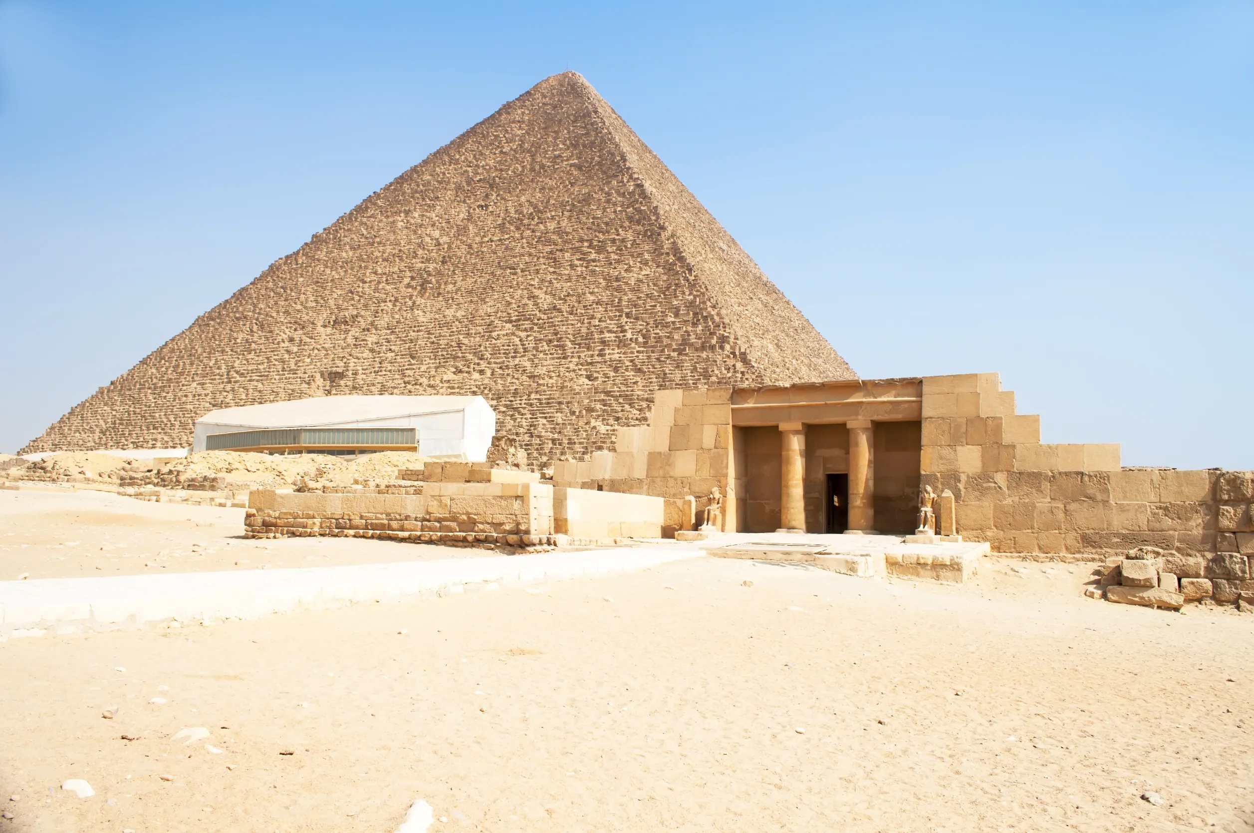 one of the great pyramids in giza egypt