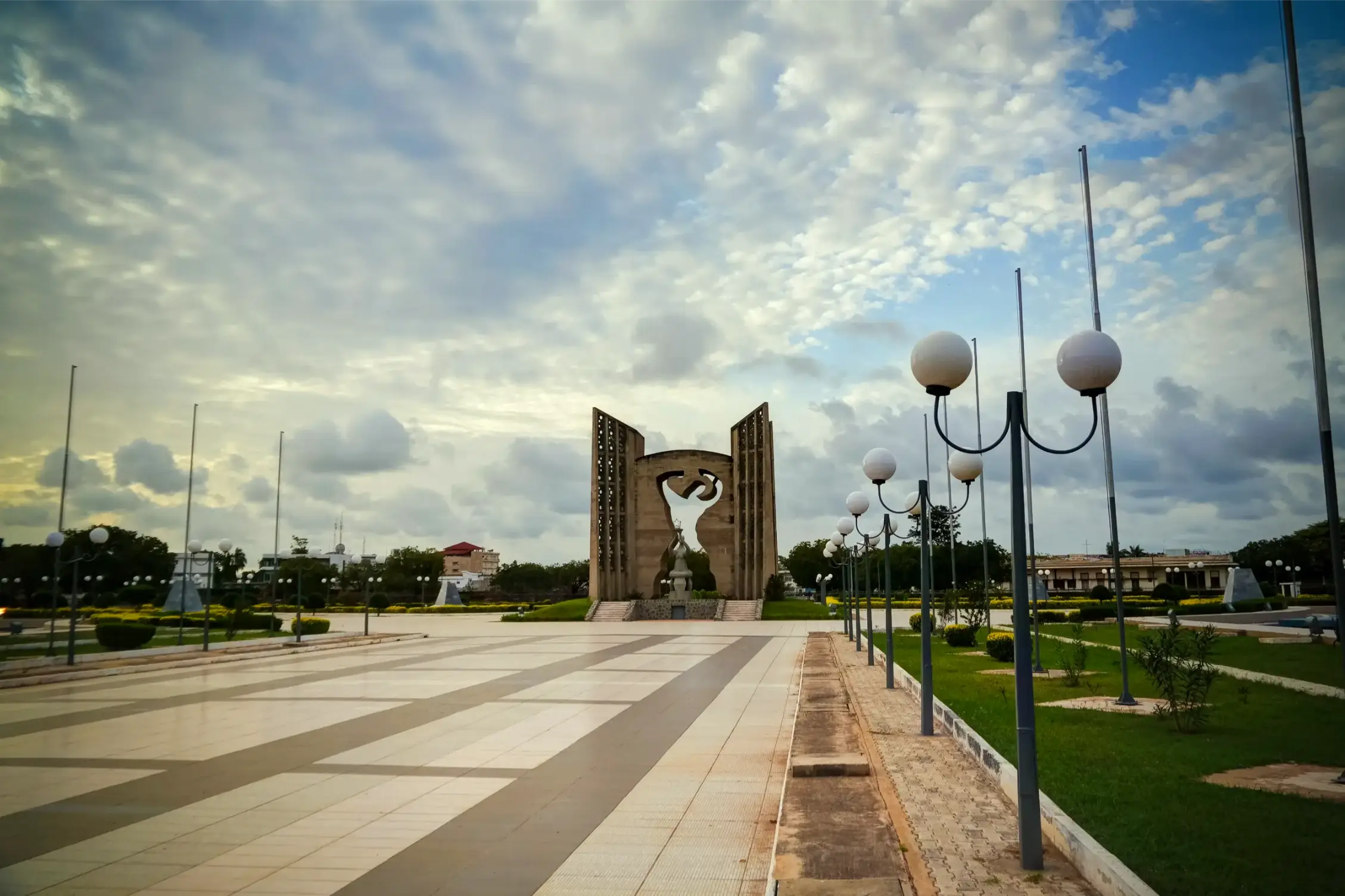 view to monument de le independance in lome togo